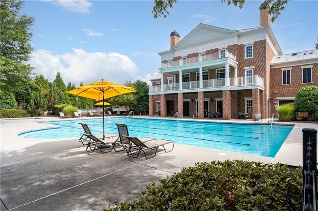 Building Photo - 6440 Century Park Pl SE