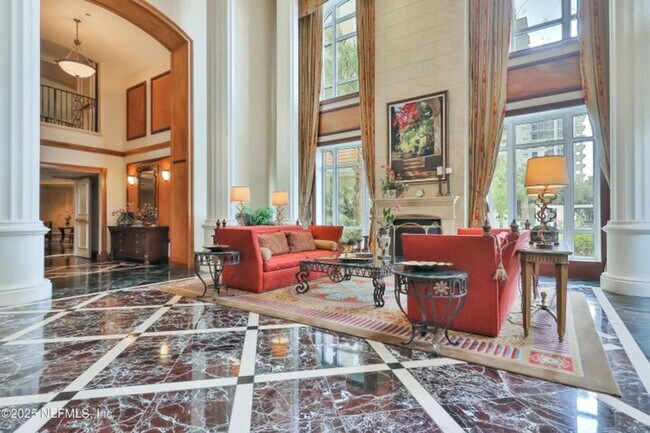 Building Photo - St Johns River Views!