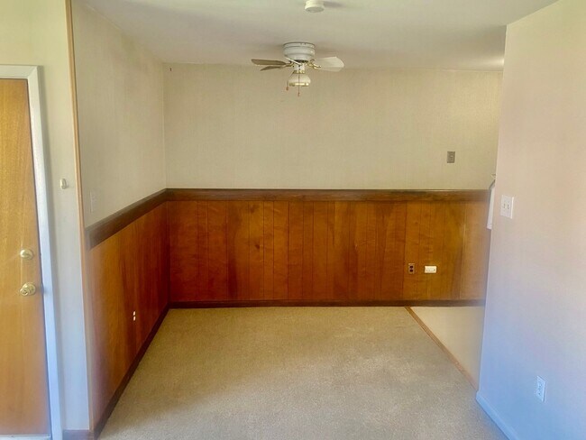 Building Photo - 2 Bedroom-1 Full Bath in South Allentown with Immediate Occupancy