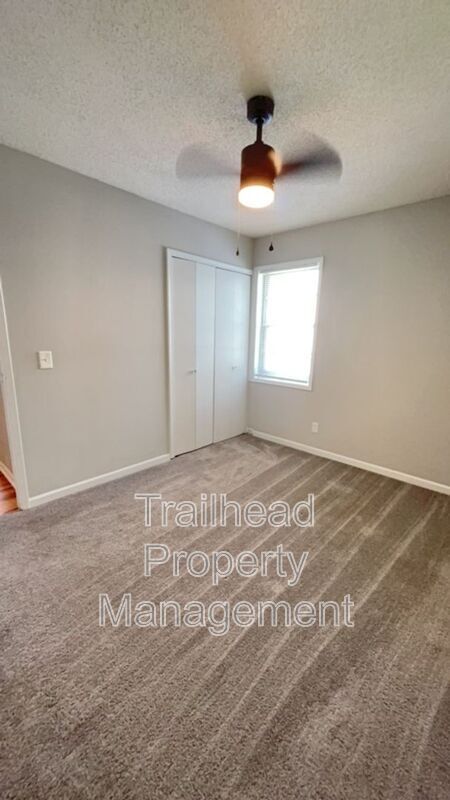 Building Photo - 8105 NE San Rafael Dr