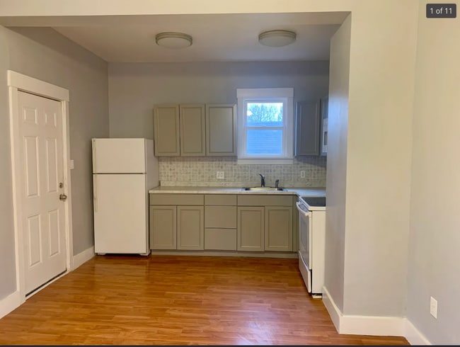 Building Photo - 240 W Hallam Ave