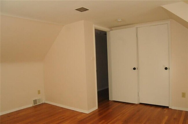 Building Photo - 249 Cirbus Ln