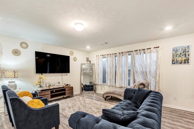 Building Photo - 2542 White Bluff Ln