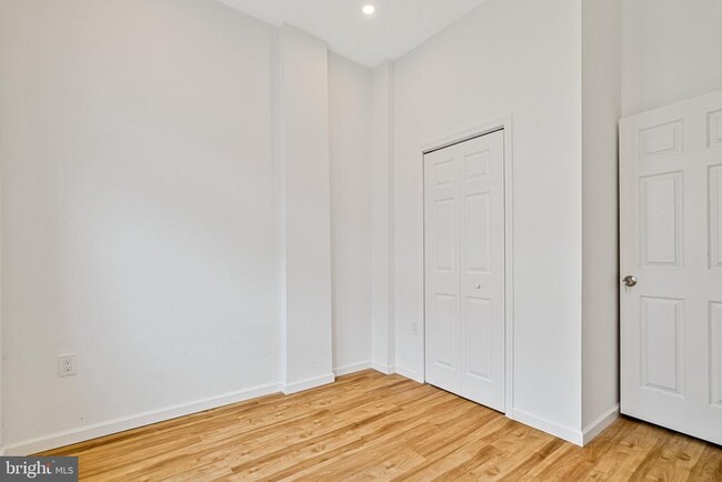 Building Photo - 1718 Edgley St