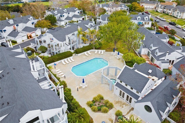 Building Photo - 24482 Lantern Hill Dr