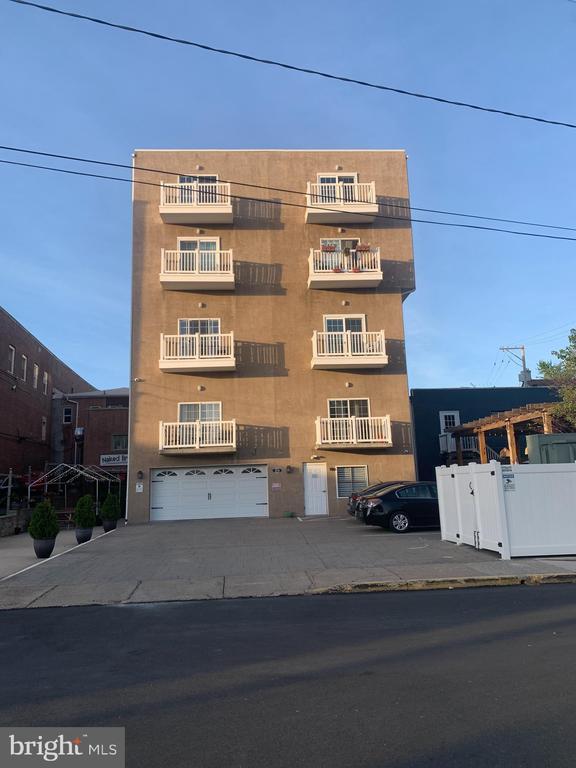Building Photo - 204 Mill St
