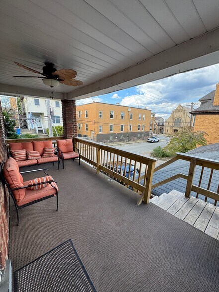 Building Photo - 301 Kambach St