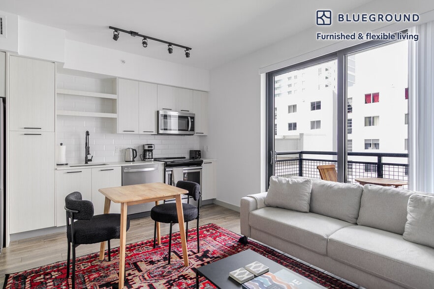 Building Photo - 221 SW 12th St