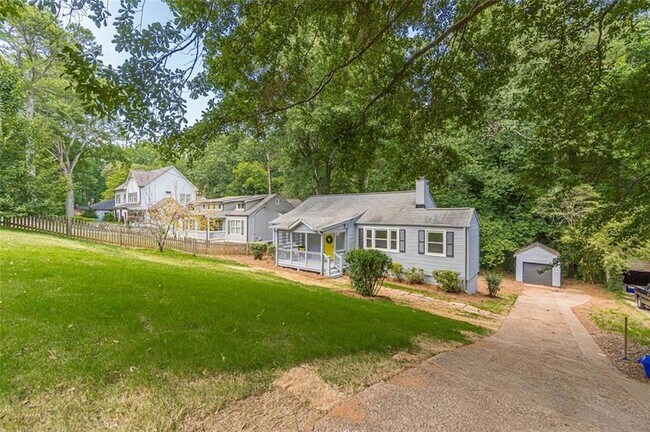 Building Photo - 1226 Thomas Rd