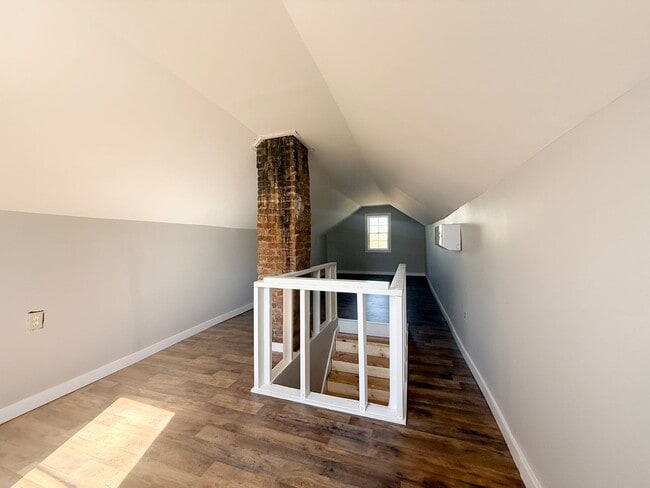 Building Photo - $200 off Move in Special | 3-Bedroom Home with Carport and Spacious Rooms Near Tennessee Tech & D...