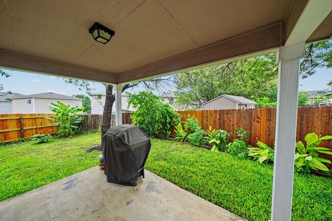 Building Photo - Beautifully Updated Home with Game Room in Villas of Westcreek - Realtor Commission: $500