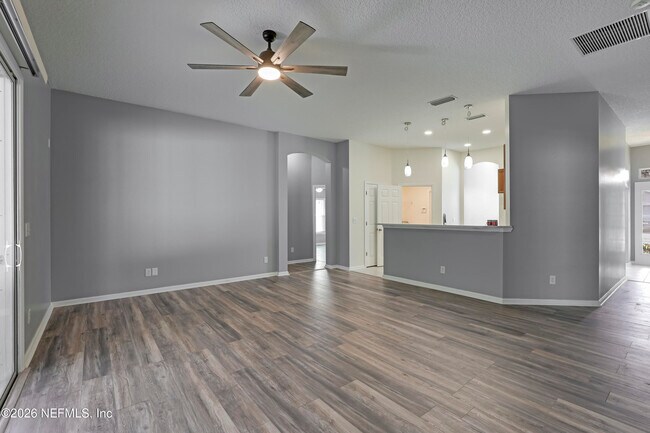 Building Photo - 695 Sid Dr