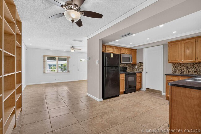 Building Photo - 1010 NW 72nd Terrace
