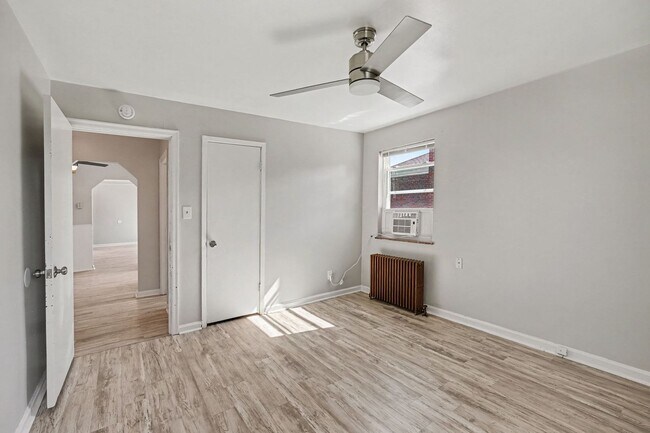 Building Photo - 629 Maple Dr