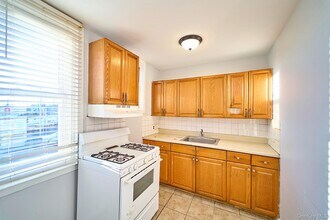 Building Photo - 10 Railroad Ave