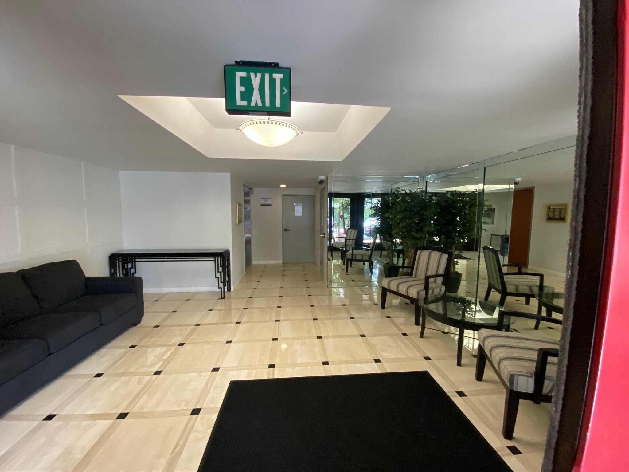 Building Photo - 1262 S Barrington Ave