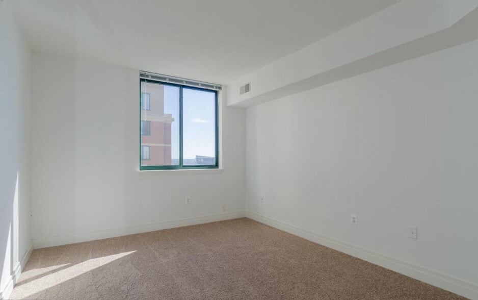 Building Photo - 414 Water St