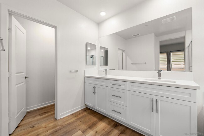 Building Photo - 2055 Bravo Loop