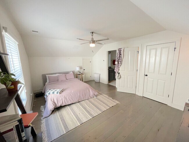 Building Photo - 609 E Duffy Ln