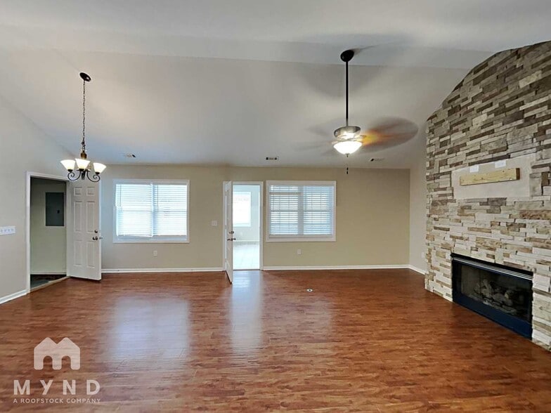 Building Photo - 816 St Andrews Pl