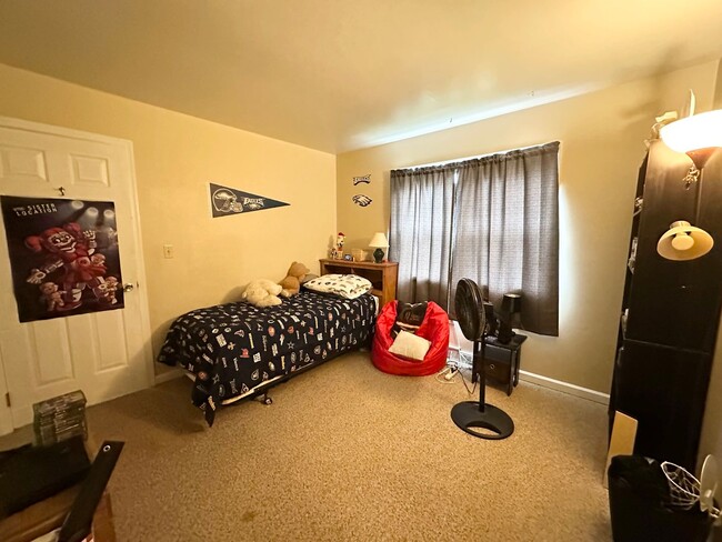 Building Photo - 3 Bedroom 1.5 Bathroom in Elizabethtown!
