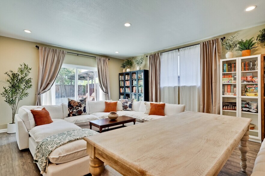 Building Photo - 6402 Tamalpais Ave