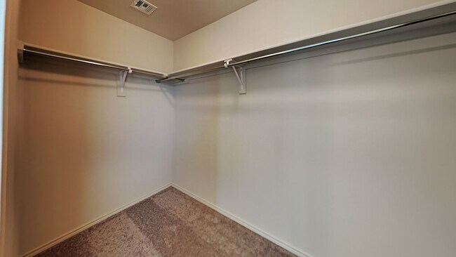 Building Photo - Very Nice and Spacious 4 Bedroom 2 Bath Home With Office/Flex Space in Yukon Schools