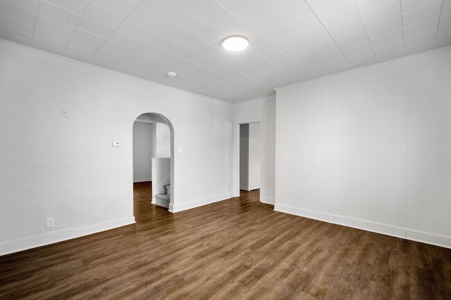 Building Photo - Stunning 3 bedroom home in Brookline available July 1!