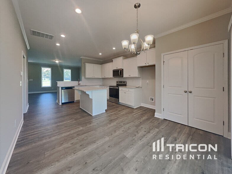 Building Photo - 49 Fish Whistle Ct