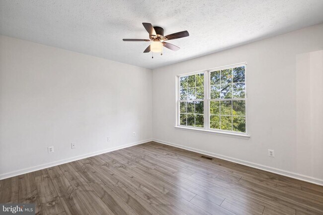 Building Photo - 345 Brown Ave