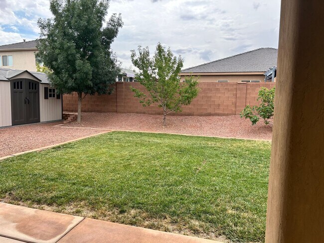 Building Photo - Spacious Single-Level Living in St. George!