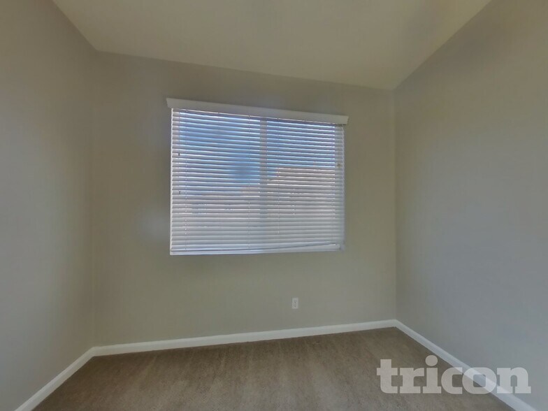 Building Photo - 1895 Bramblewood Dr