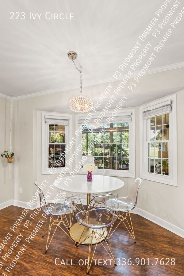 Building Photo - 223 Ivy Cir