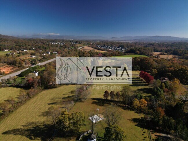 Building Photo - 588 Ray Hill Rd