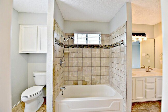 Building Photo - 13328 Black Canyon Dr