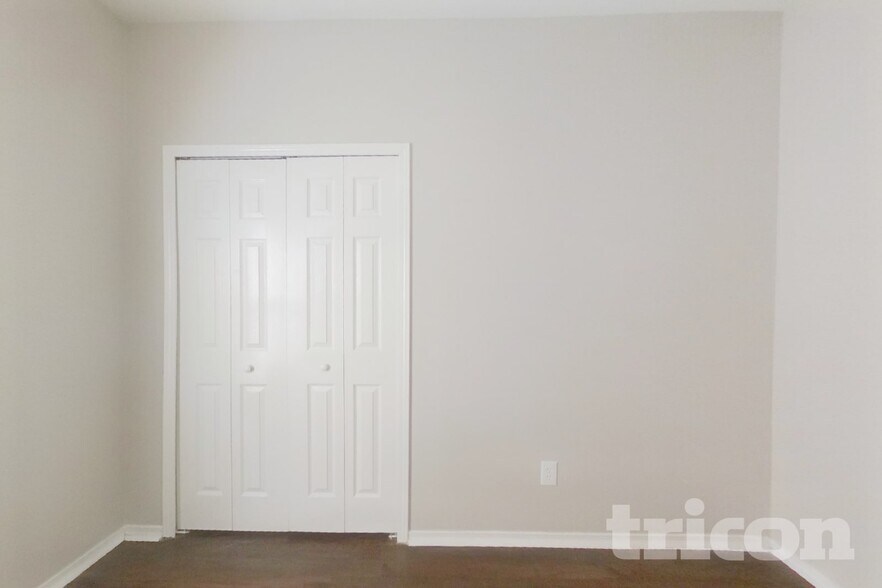 Building Photo - 2226 Buckleigh Dr