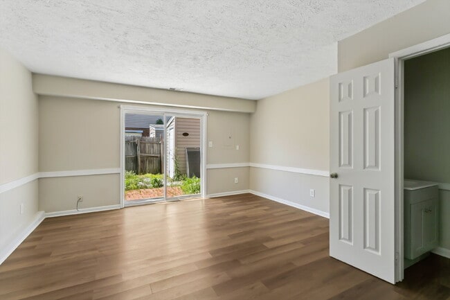 Building Photo - 506 Genneys Way