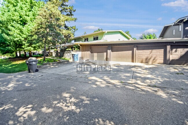 Building Photo - 5222 Nob Ln