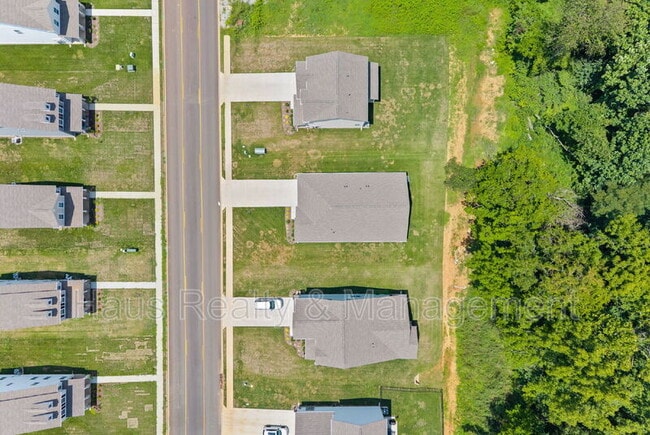 Building Photo - 1145 Ross Farms Blvd