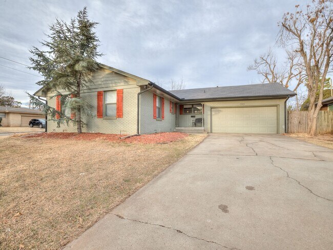 Primary Photo - Live in the Heart of The Village | Stylish...