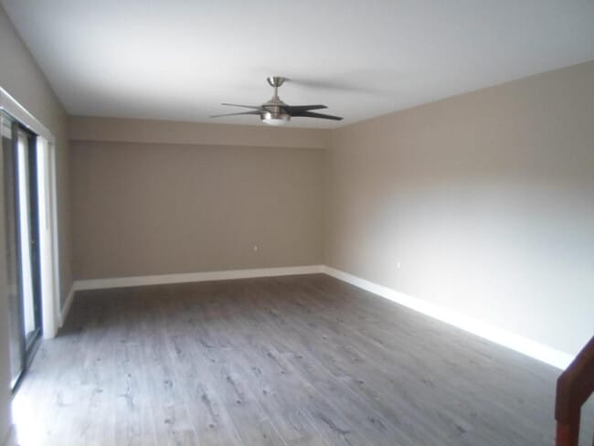 Building Photo - 2928 SW Sunset Trace Cir