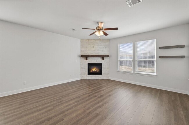Building Photo - 138 Fern Dr