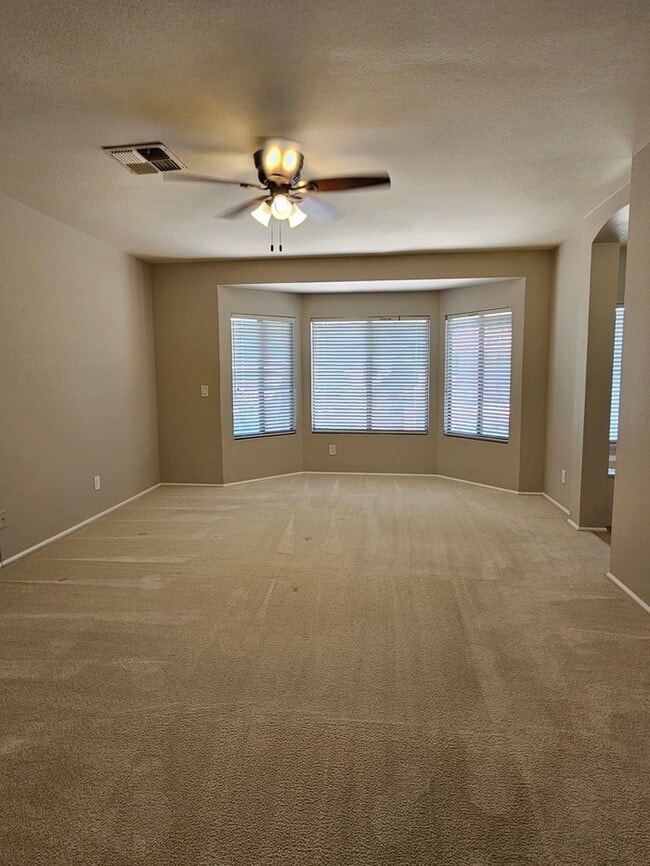Building Photo - 5 Bedroom with Pool in Warner Ranch
