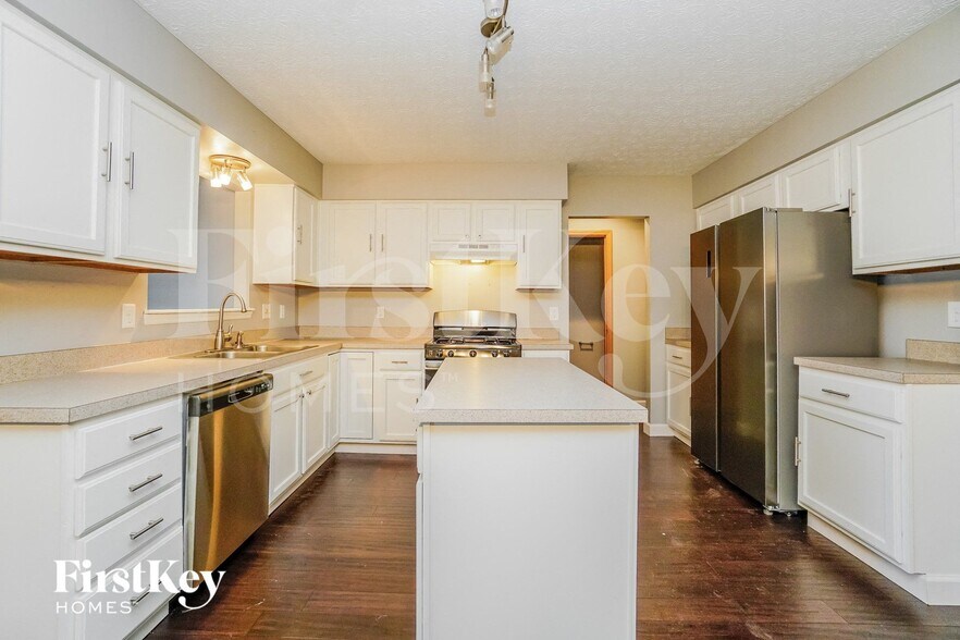 Building Photo - 1896 Berwick Ct