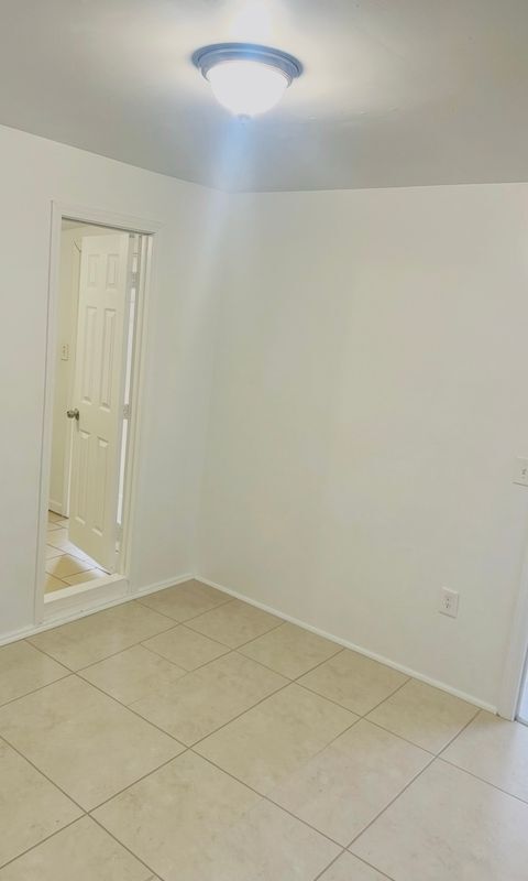 Building Photo - 2624 Live Oak St