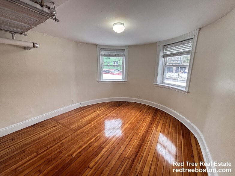 Building Photo - 7 Mount Hood Rd