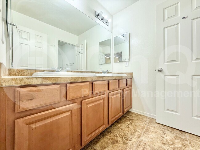 Building Photo - 4559 S Antonio
