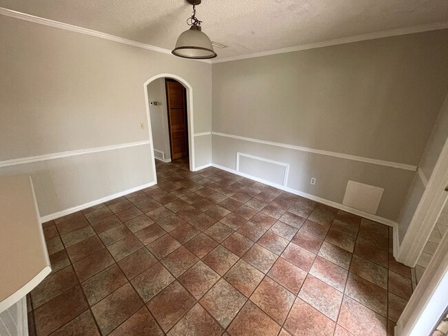 Building Photo - Shadows Acres.. New Flooring..New Paint.....