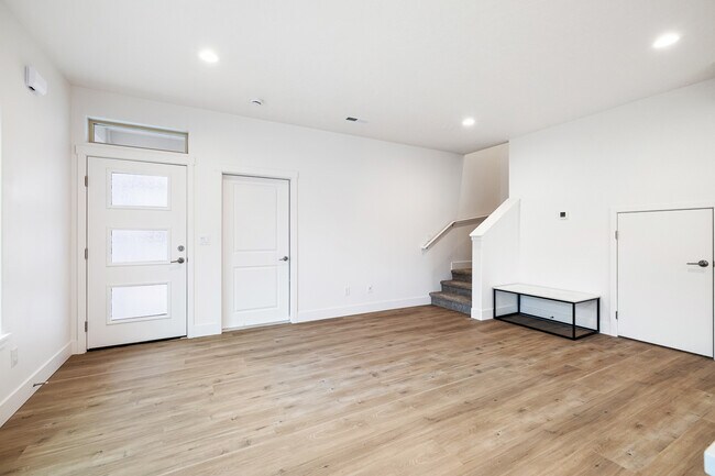 Building Photo - 1009 S Underwood Pl