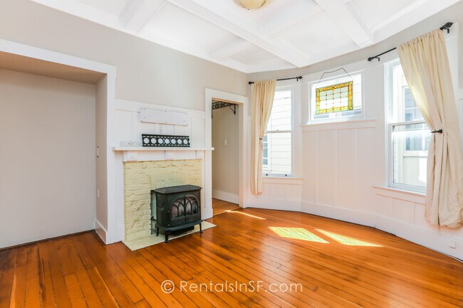 Building Photo - 360 Locust St